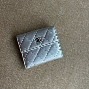 CHANEL Metallic Silver Lambskin Trifold Wallet